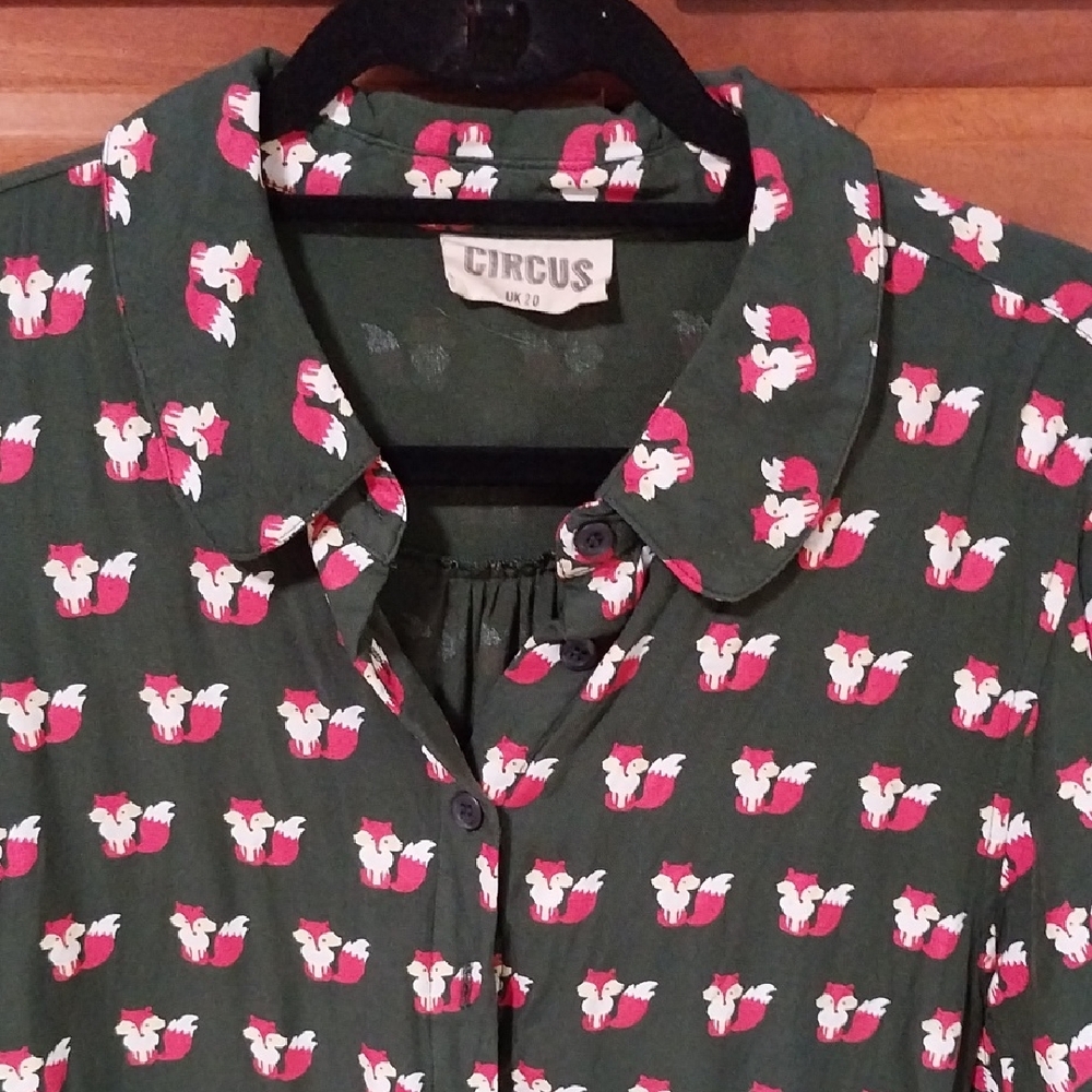 EUC Modcloth Fox Women's Shirt
